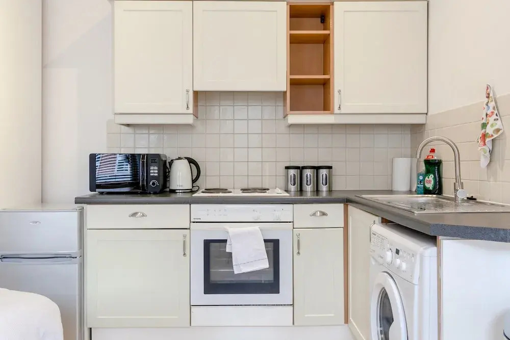 Spacious Studio in West Kensington