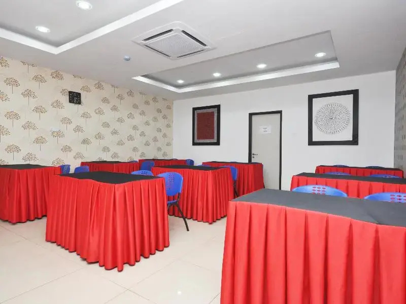 Ada Hotel & Apartment