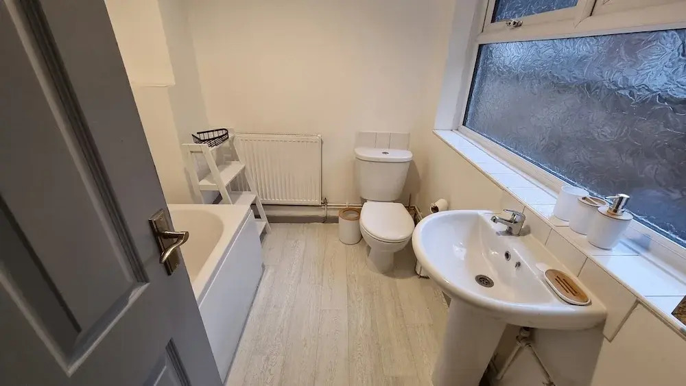 Cosy Stay in Stoke on Trent By Villazu