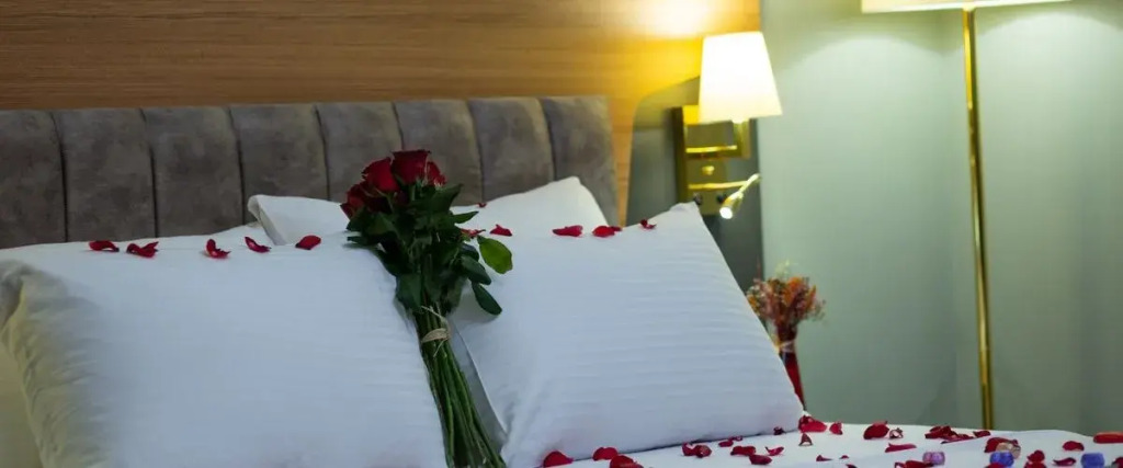 Grand White Hotel
