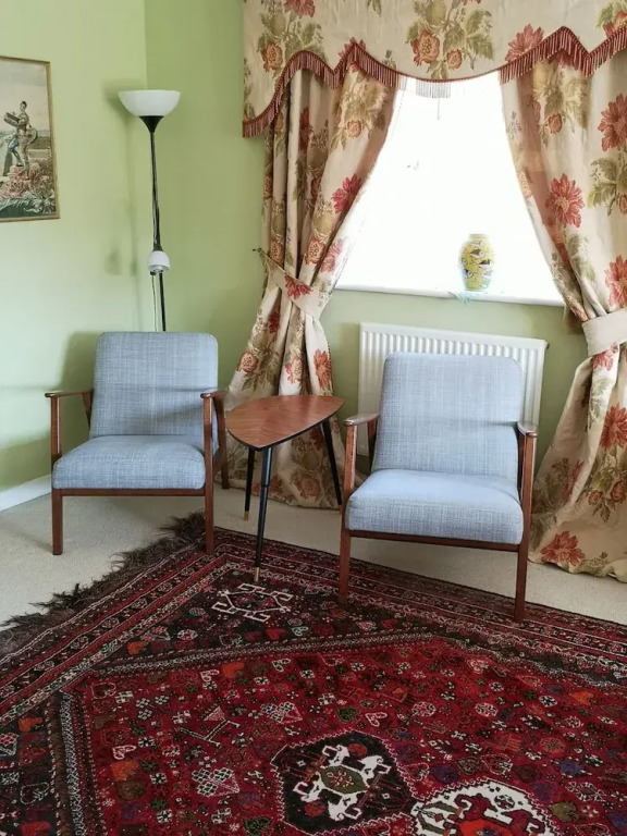 UPTHEDOWNS B&B