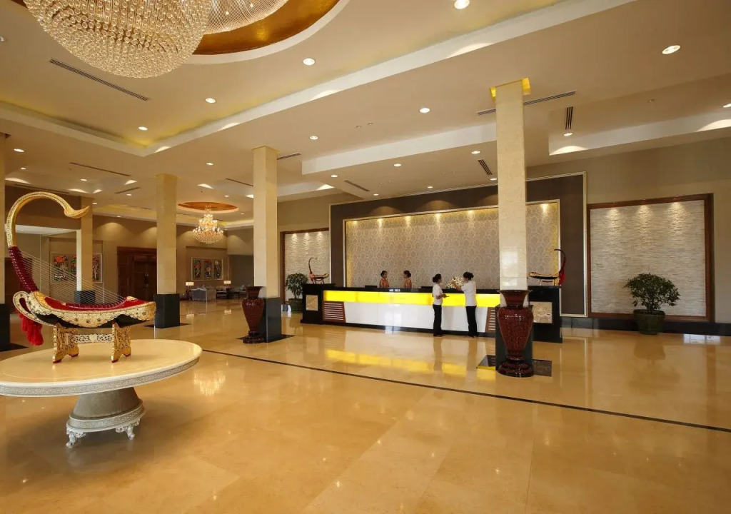 Horizon Lake View Resort Hotel