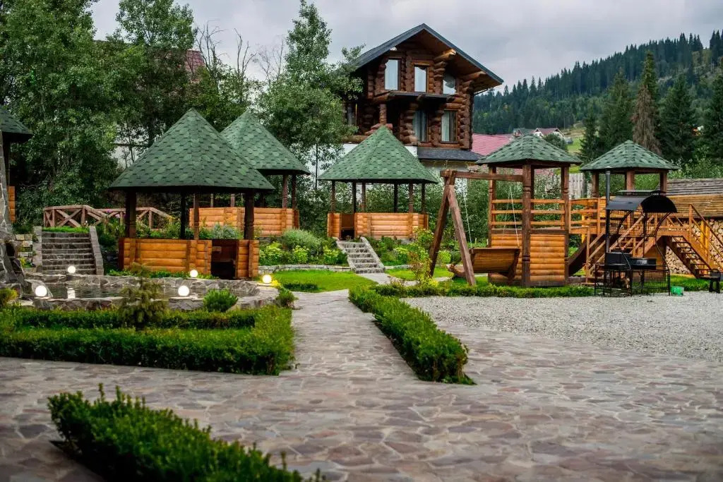 Lavina Hotel