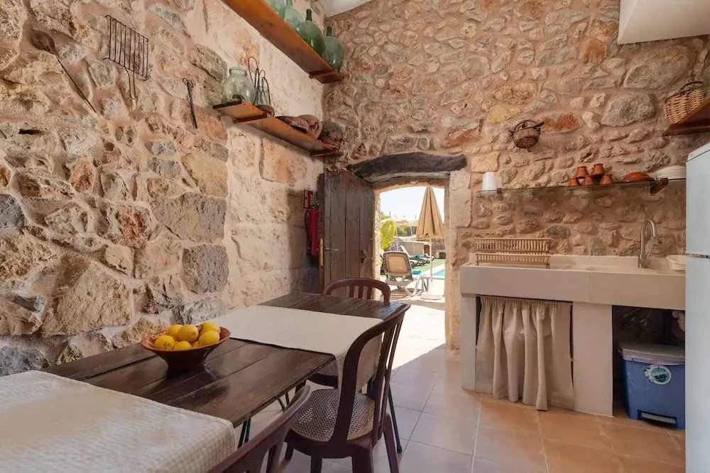 Villa in Buger With Pool & Mountain Views