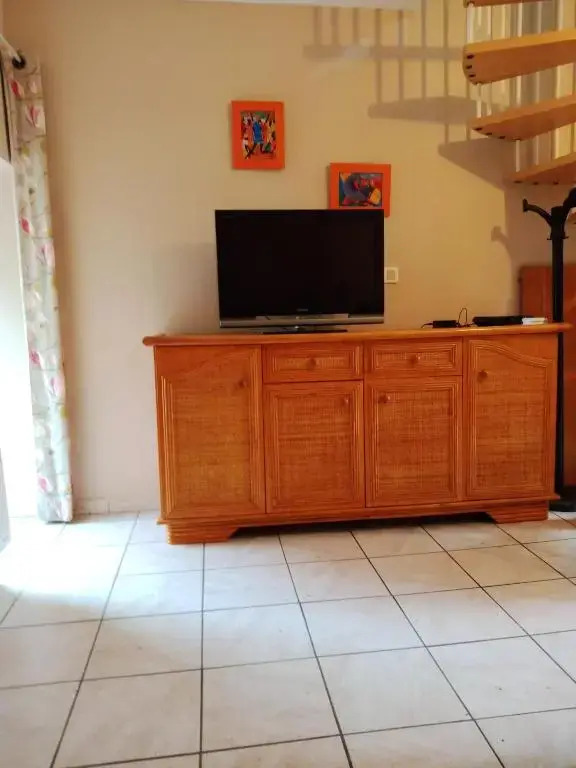 Maison de 2 chambres avec jardin clos et wifi a Cancale