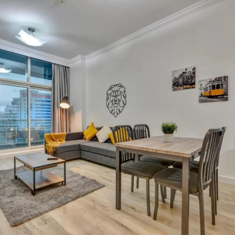 Stunning Apartment with balcony Dubai Marina