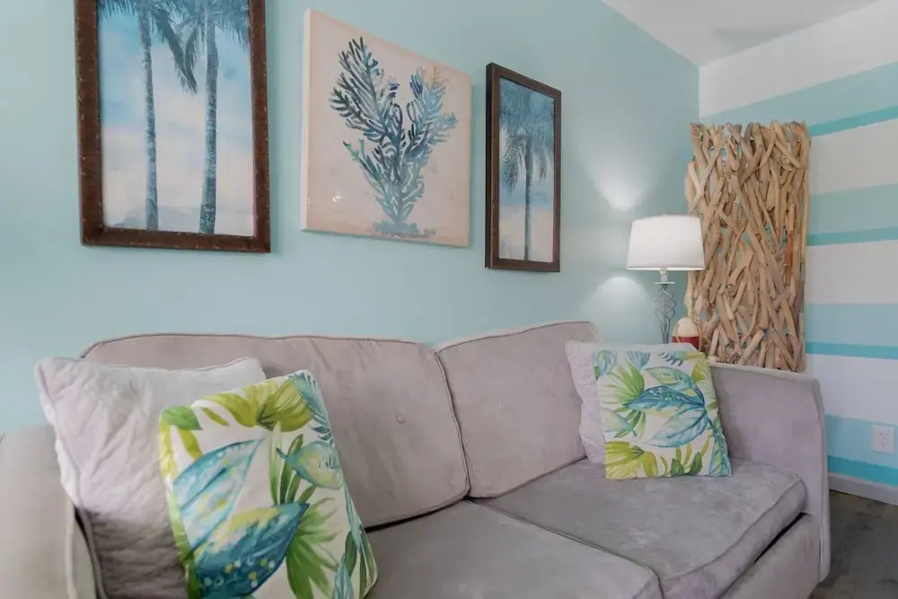 Mid Mari - Gorgeous Nautical Condo Near Beach, Shops & Restaurants- Condo 105