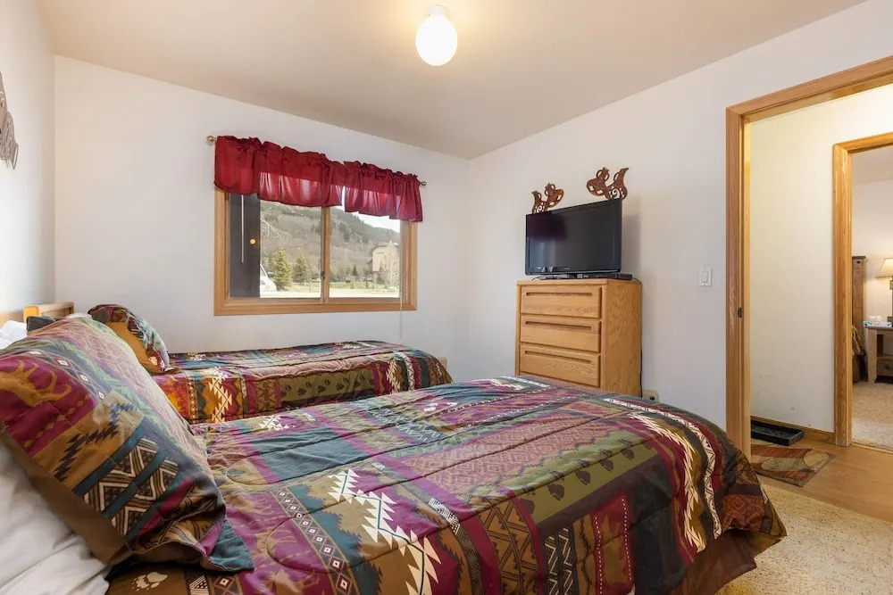 113 Cinnamon Ridge 2 Bedroom Condo by RedAwning