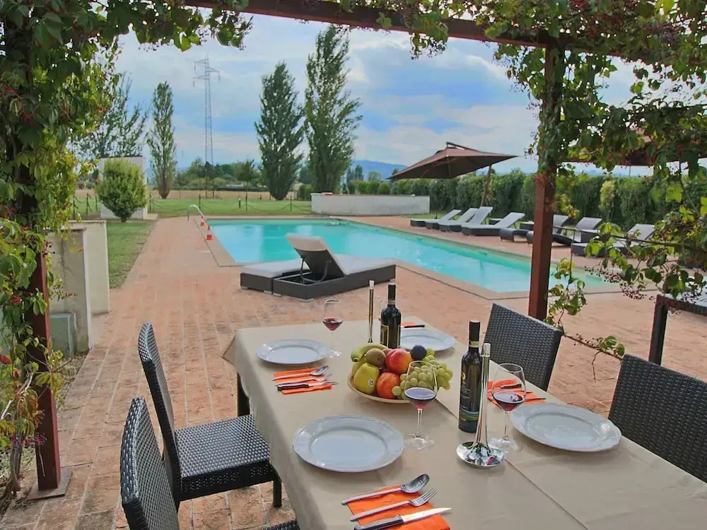 Modern holiday home in Foligno - Loc with pool