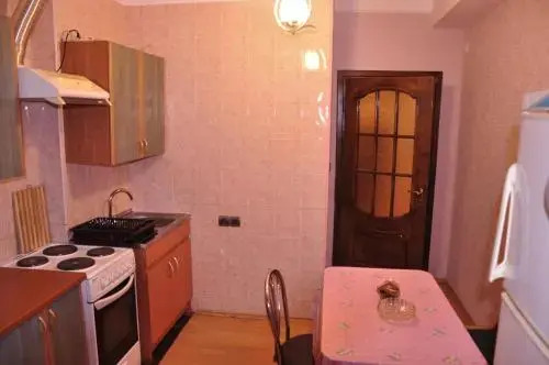 2 OTAğLı YAXşı TəMIRLI MəNZIL GüNLüK ICARə VERILIR
