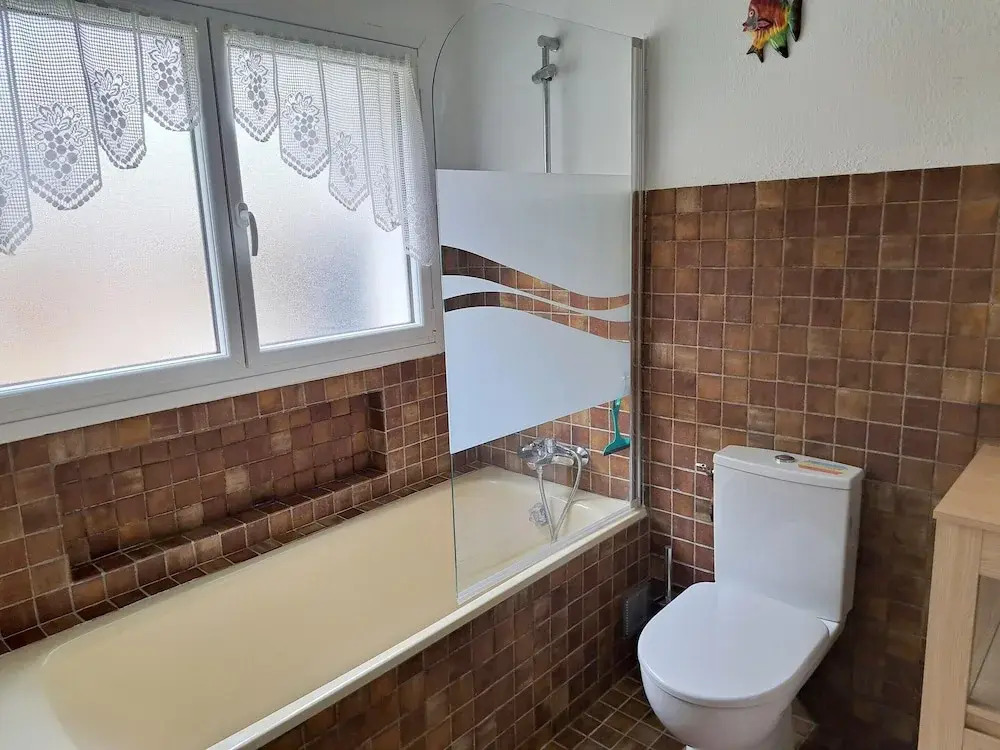 Holiday Home in Guisseny Near the Beach