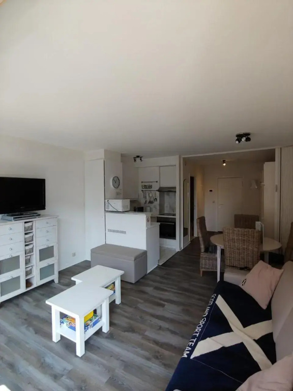 Studio center of Ostend w/parking & south terrace