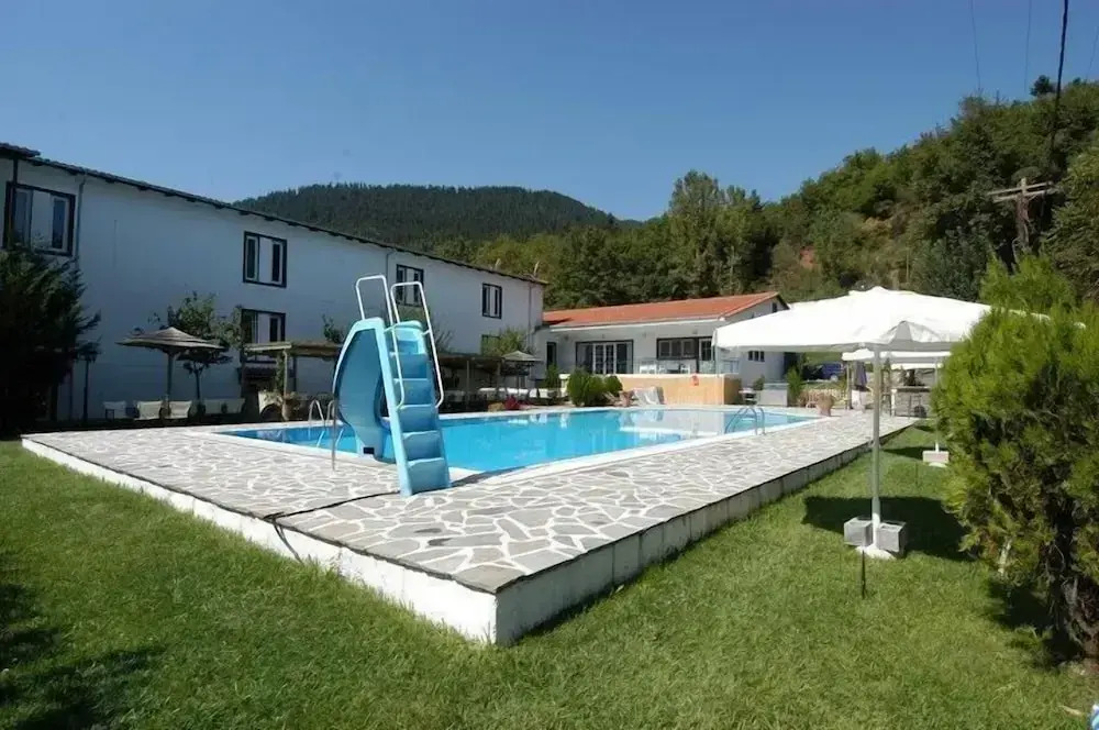 Dryas Hotel