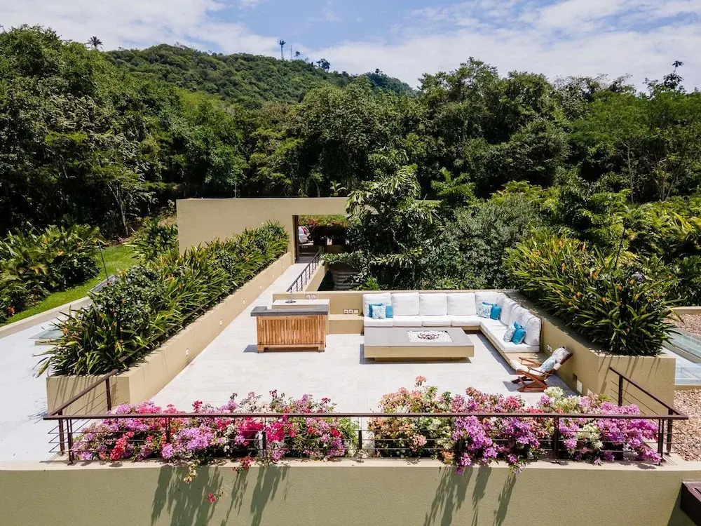 w Mind-blowing 4BR Villa w Pool at Mesa de Yeguas