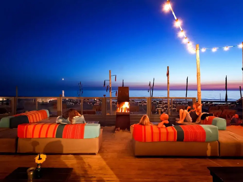 Nice Lodge With two Bathrooms, 100 m. From the sea