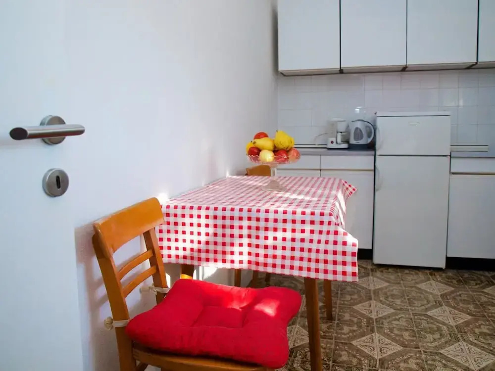 Apartment Postira Meri