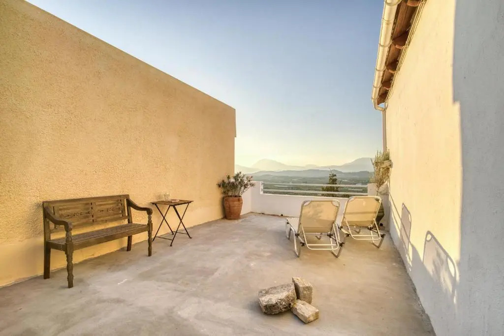 Serenity View - traditional village apartment