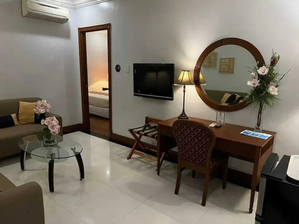 VIP Hostel, Near PNR Pasay Evangelista, Makati Manila