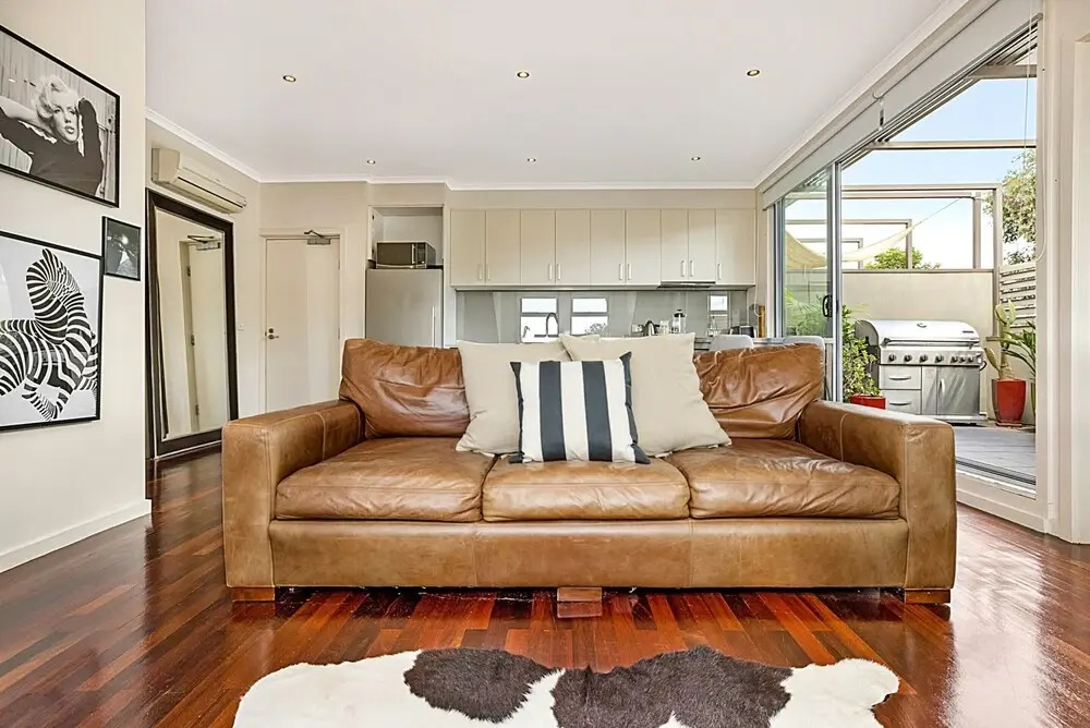 Stunning 2-bed Unit With BBQ Patio Near Dining
