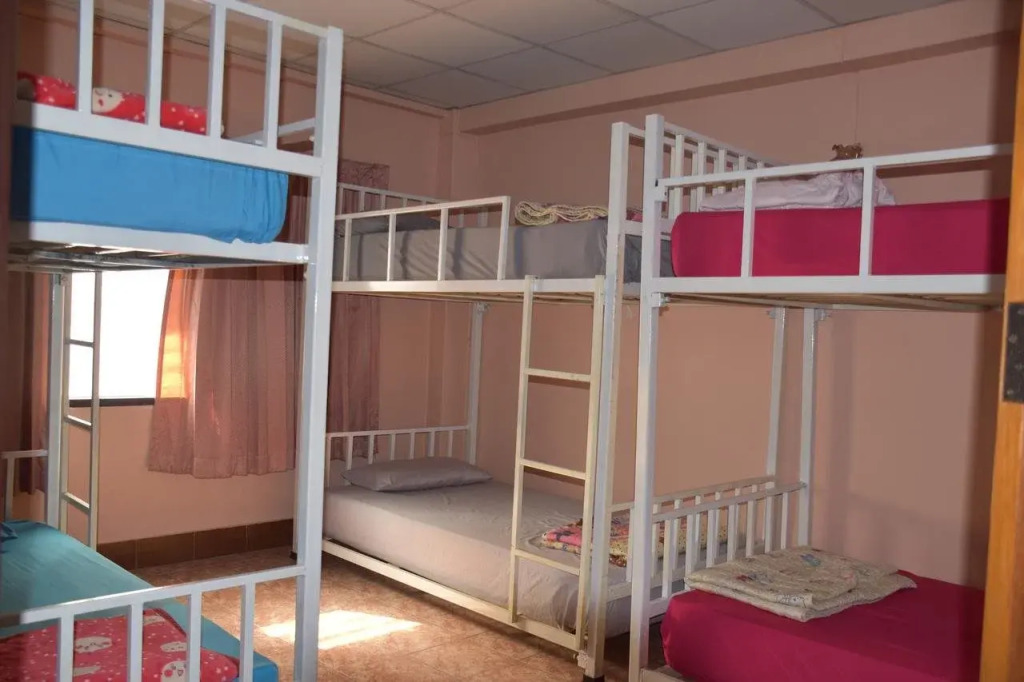 Empo Hostel at 30 Onnut