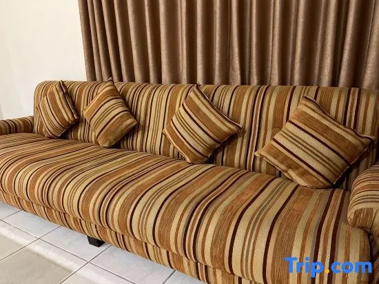 Large Villa 3BR Cieumbuleuit near PVJ & Cihamplas by 2ndHome