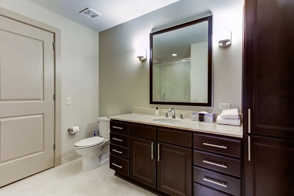 Domio Downtown Stunning 2BR Indoor Basketball Court