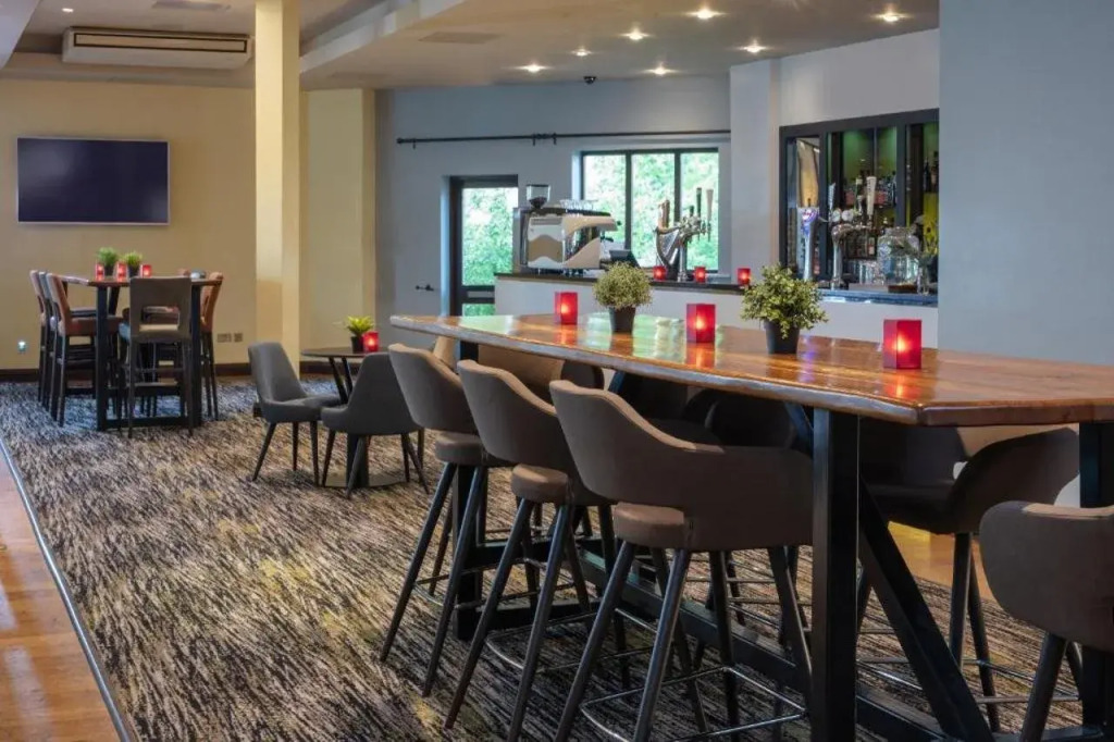 Stratford Manor Hotel