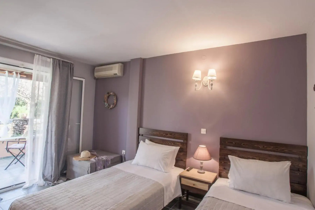 Tellis Holiday Rooms