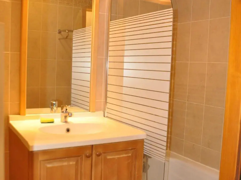 2 pièces 4 personnes, expo sud-ouest, balcon, accessible Skis aux pieds - FR-1-263-392