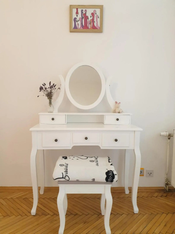 Sunny and spacious apartment near city centre