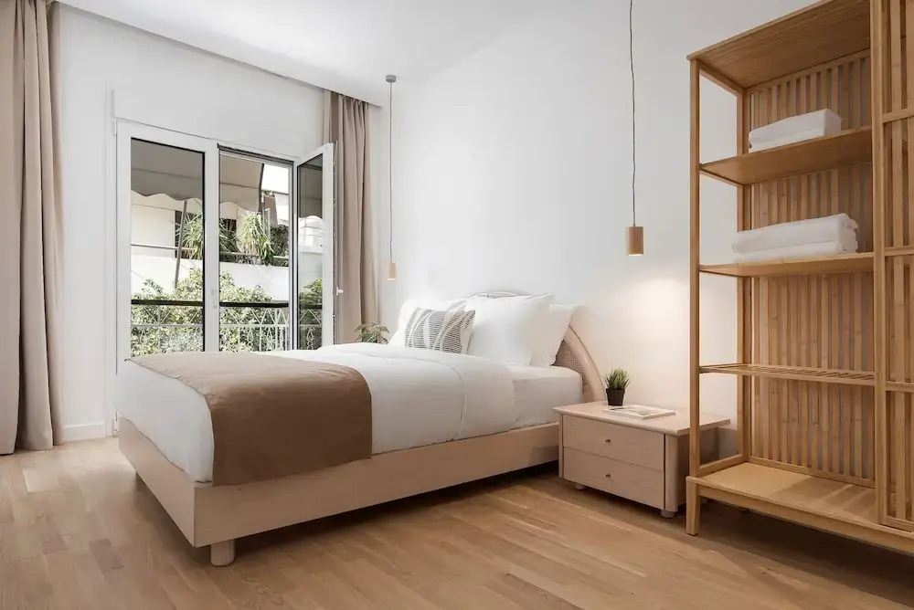 Athenian Hillside Residence