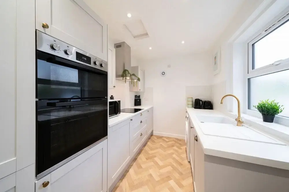 Clubhouse Cottage - Stylish 2 bed pet Friendly
