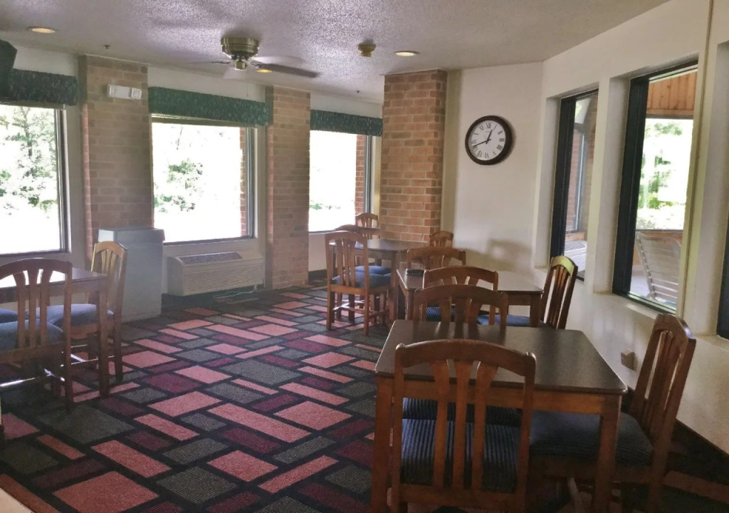 Capital O Amerihost Inn and Suites Fulton Hwy 54 MO