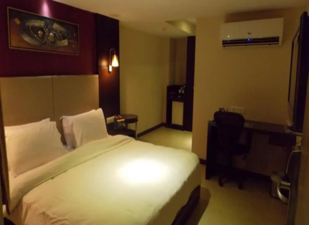 Lords Plaza, Surat