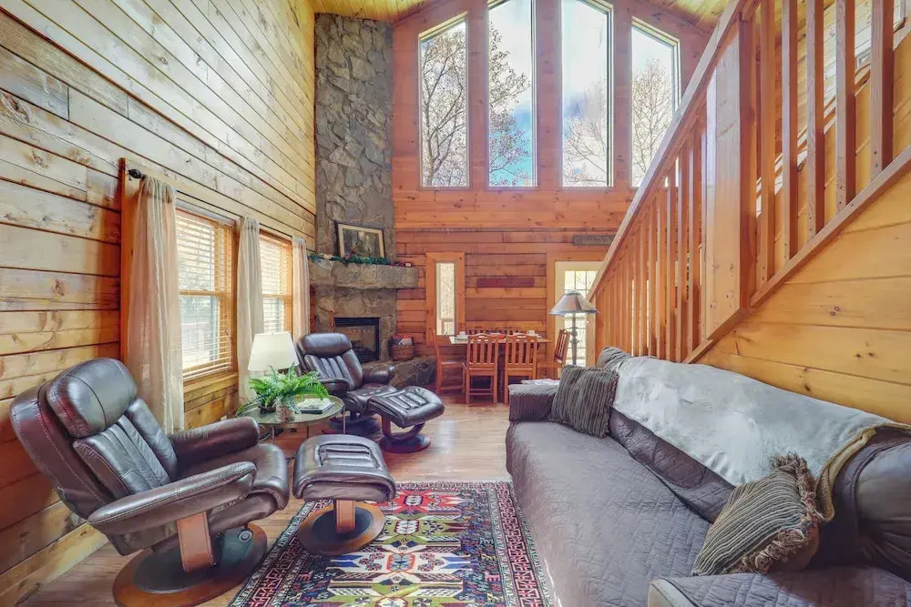 Cabin on 22 Acres w/ Patio - 3 Mi to Blowing Rock!