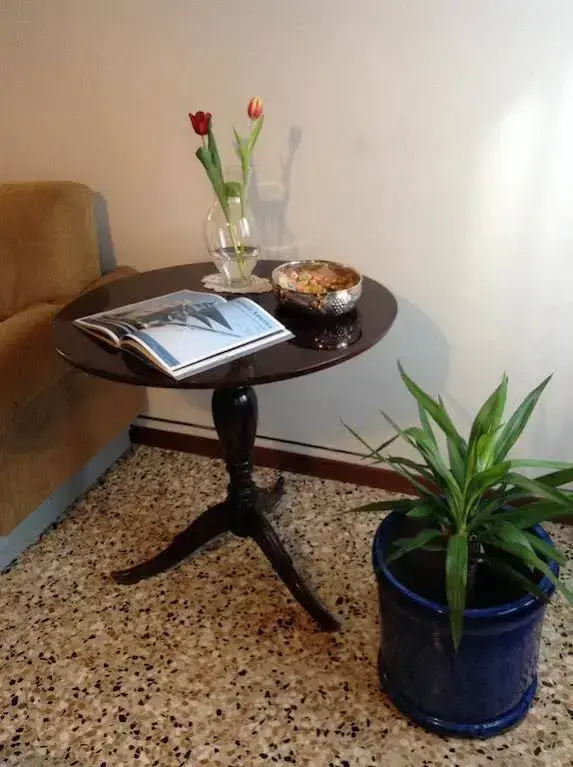 Venice and Venice Apartments - private rooms in shared apartment