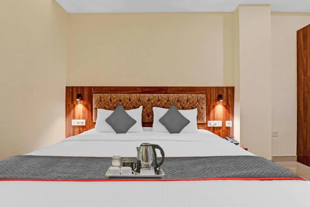 OYO Townhouse 1101 Hotel H G