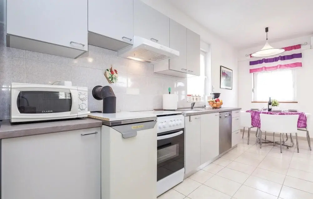 Nice Home in Rukavac With Wifi and 4 Bedrooms