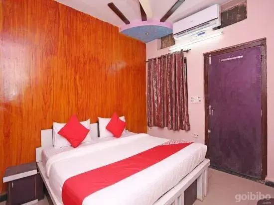 Naman Palace by OYO Rooms