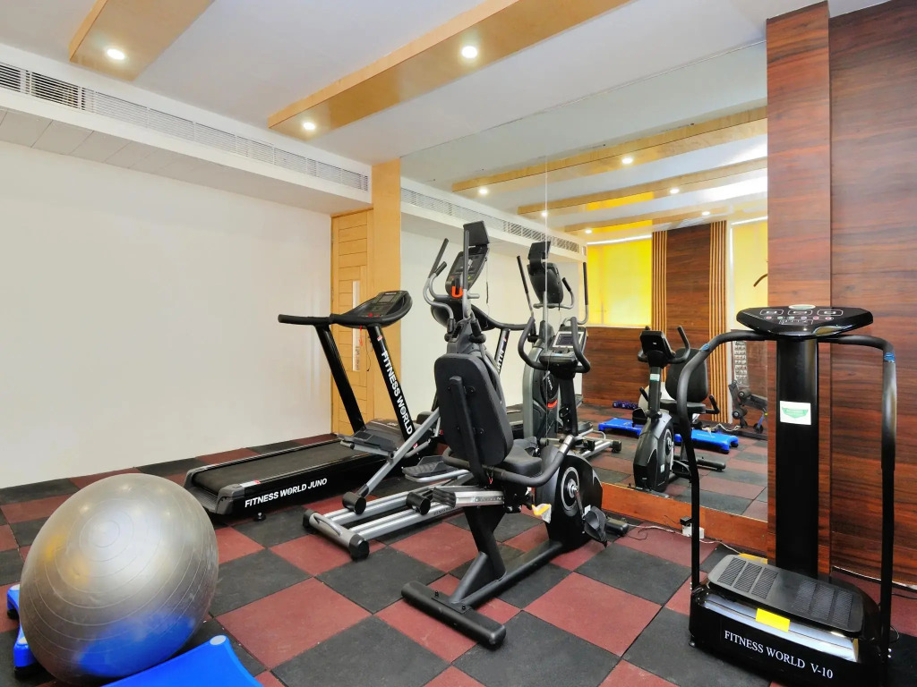 The Gold Regency - 02 Mins from New Delhi Railway Station