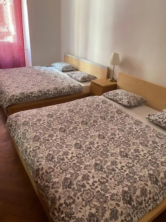 3 Bed Flat - Sleeps 10 - Pets - Smoking - Parking