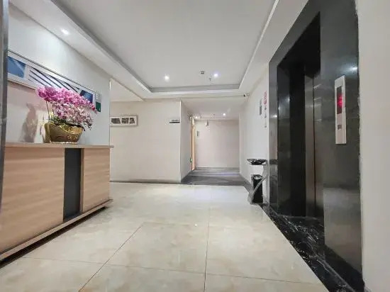 City Comfort Inn Hotel (Zhongshan Daxin Xindu Hui Xiaolan High-Speed Railway Station)
