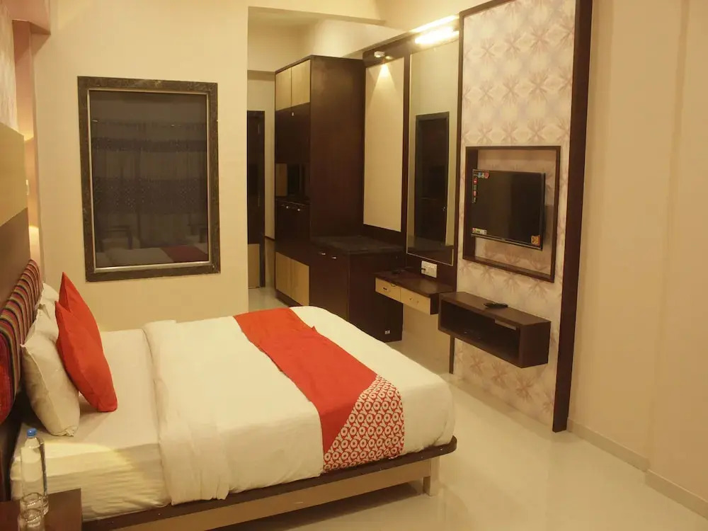 OYO 14617 Krushnai Water Park & Resort