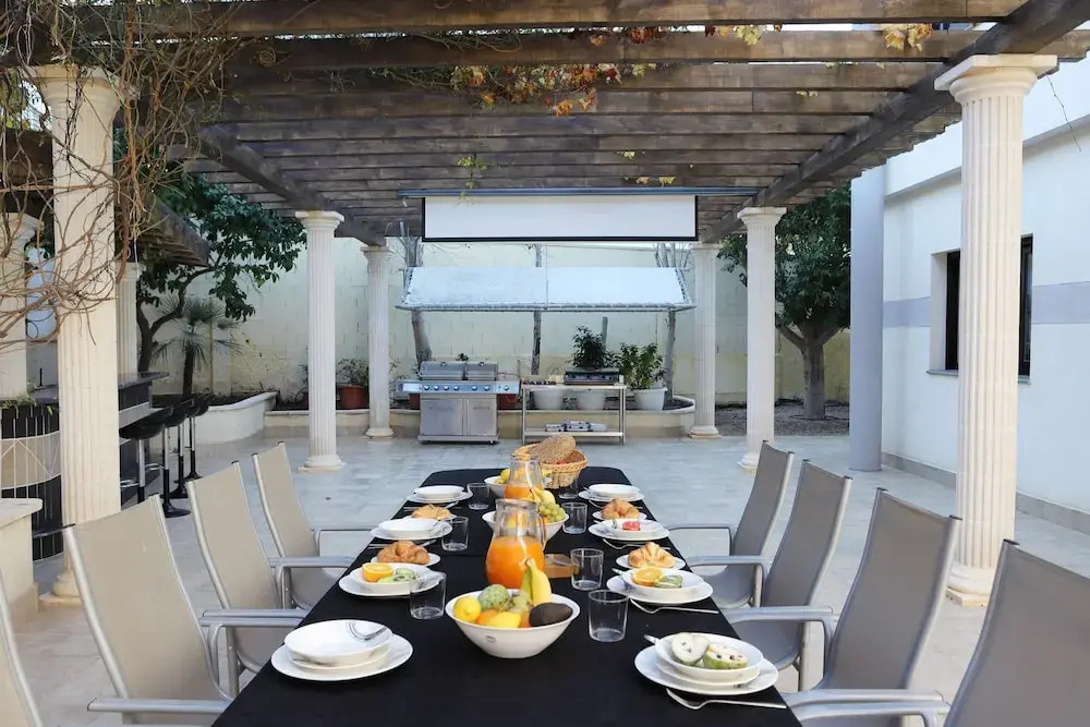 DREAM VILLA IN ALBIR BLUELINE