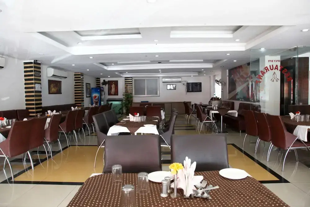 OYO 3075 Hotel RK Residency