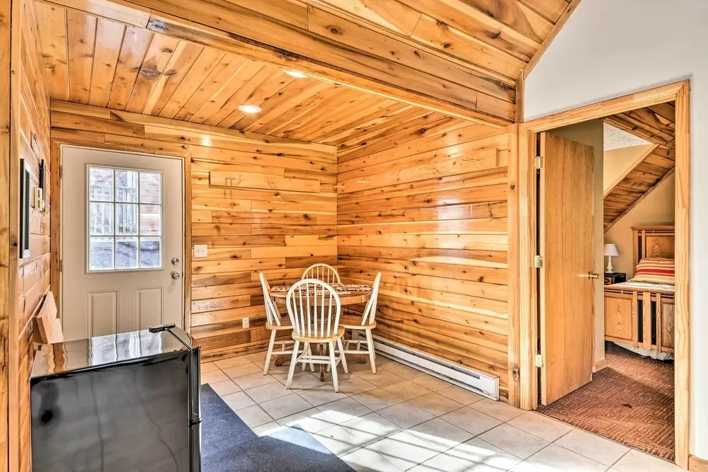 Ski-in/ski-out Ghent Cabin w/ Mountain Views!