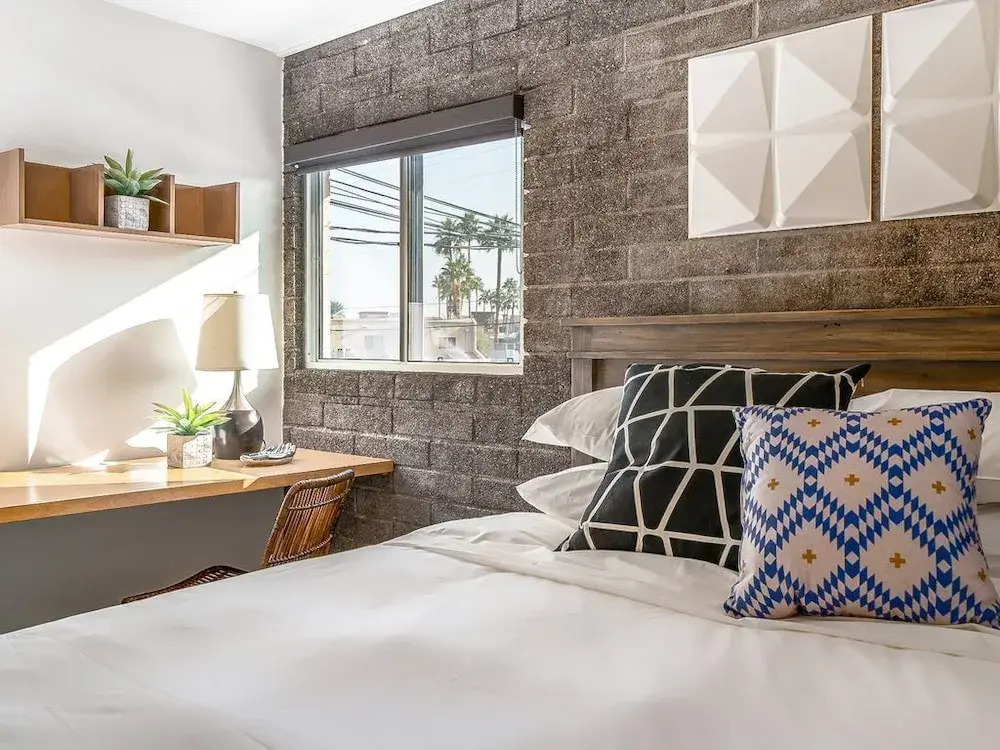 Modern 2BR by Old Town #8 by WanderJaunt
