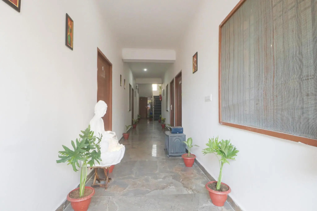 OYO 82032 Hotel Coli Spaces Studio