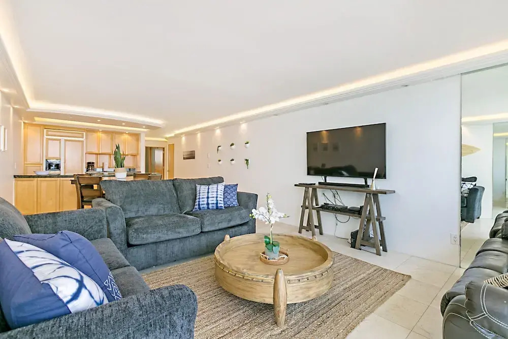New Listing! Pacific Vista Beach W/ Pool 1 Bedroom Condo