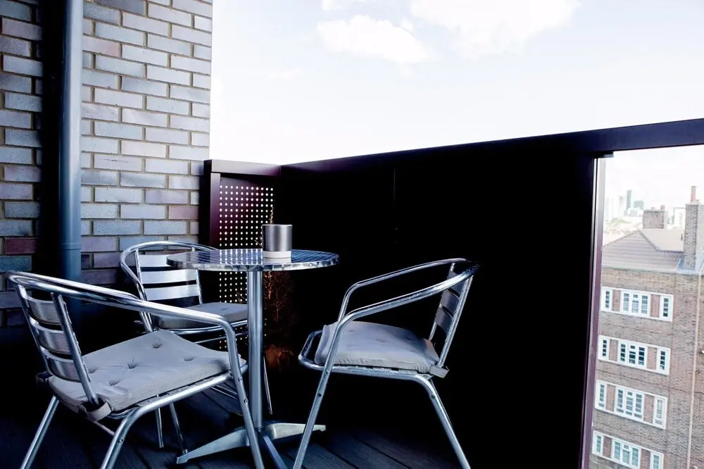 1 Bed Apt Near Canary Wharf London City Centre